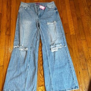 Edikted baggy ripped jeans